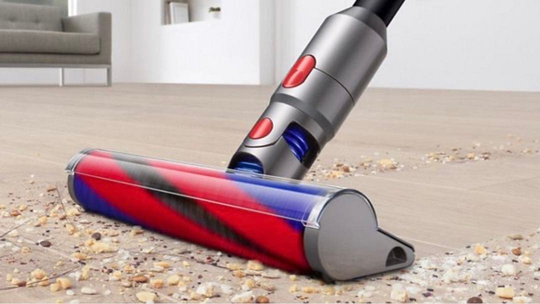 Dyson v8 slim fluffy Eextra - メルカリ