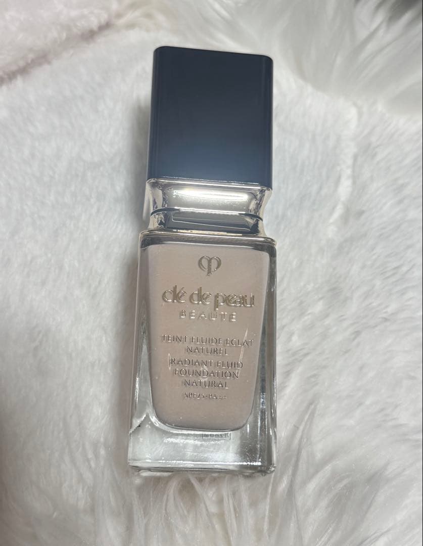 クレ・ド・ポー ボーテ リキッドファンデーション オークル00