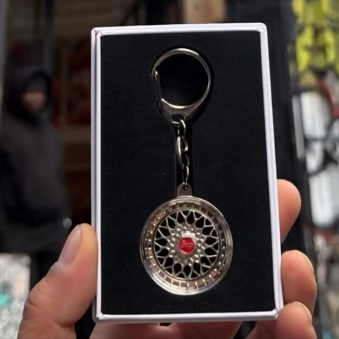 Supreme シュプリーム / BBS RS Rim Keychain - メルカリ