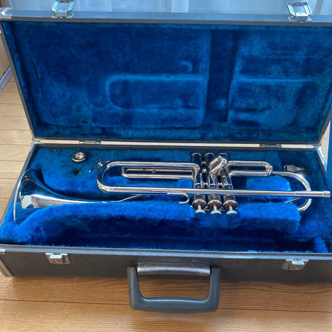 トランペット　ヤマハYTR-135 マウスピースあり