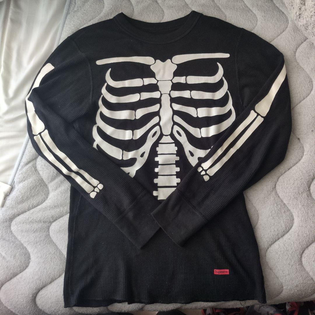 supreme　ボーンT　ブラック