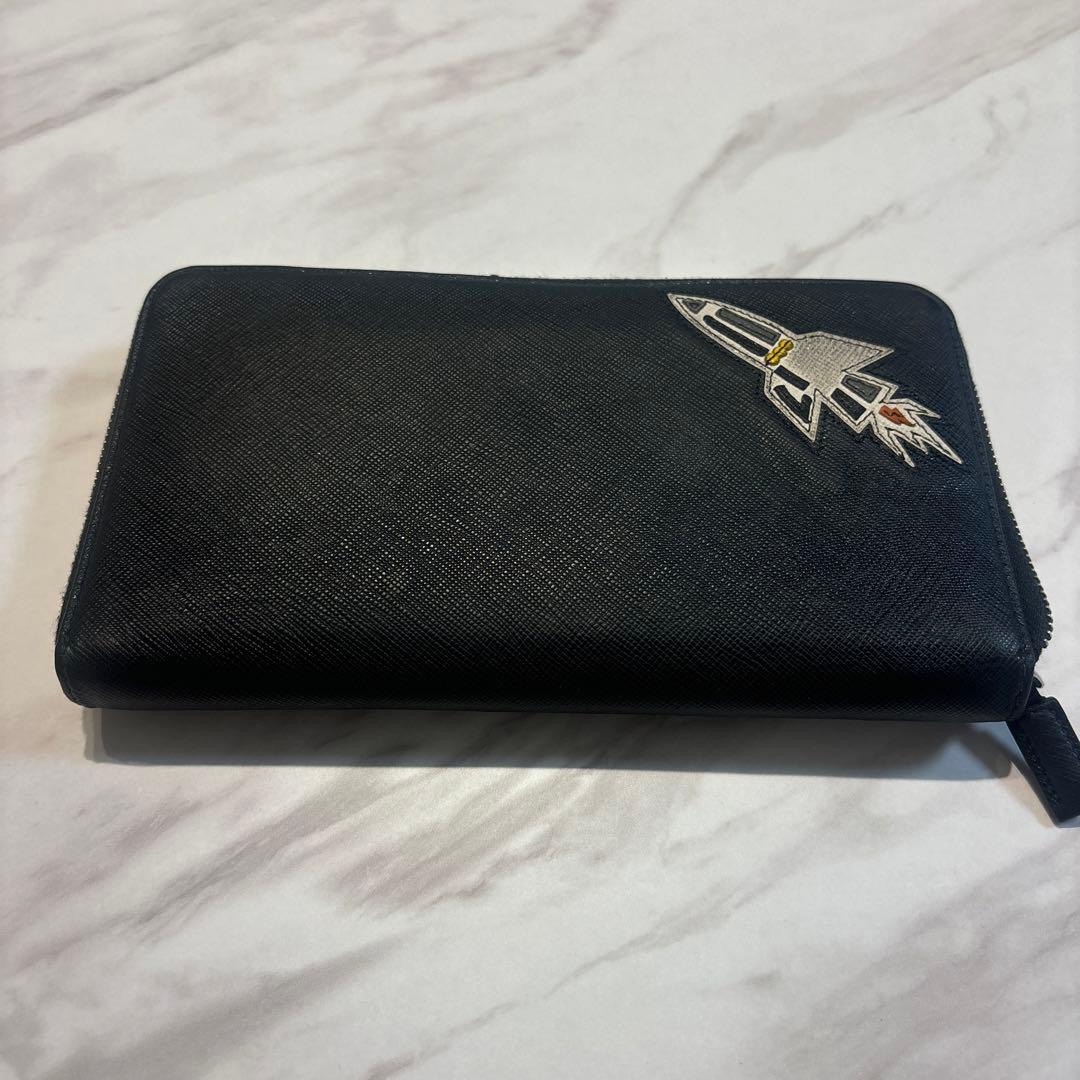 PRADA ロケット刺繍 黒 長財布