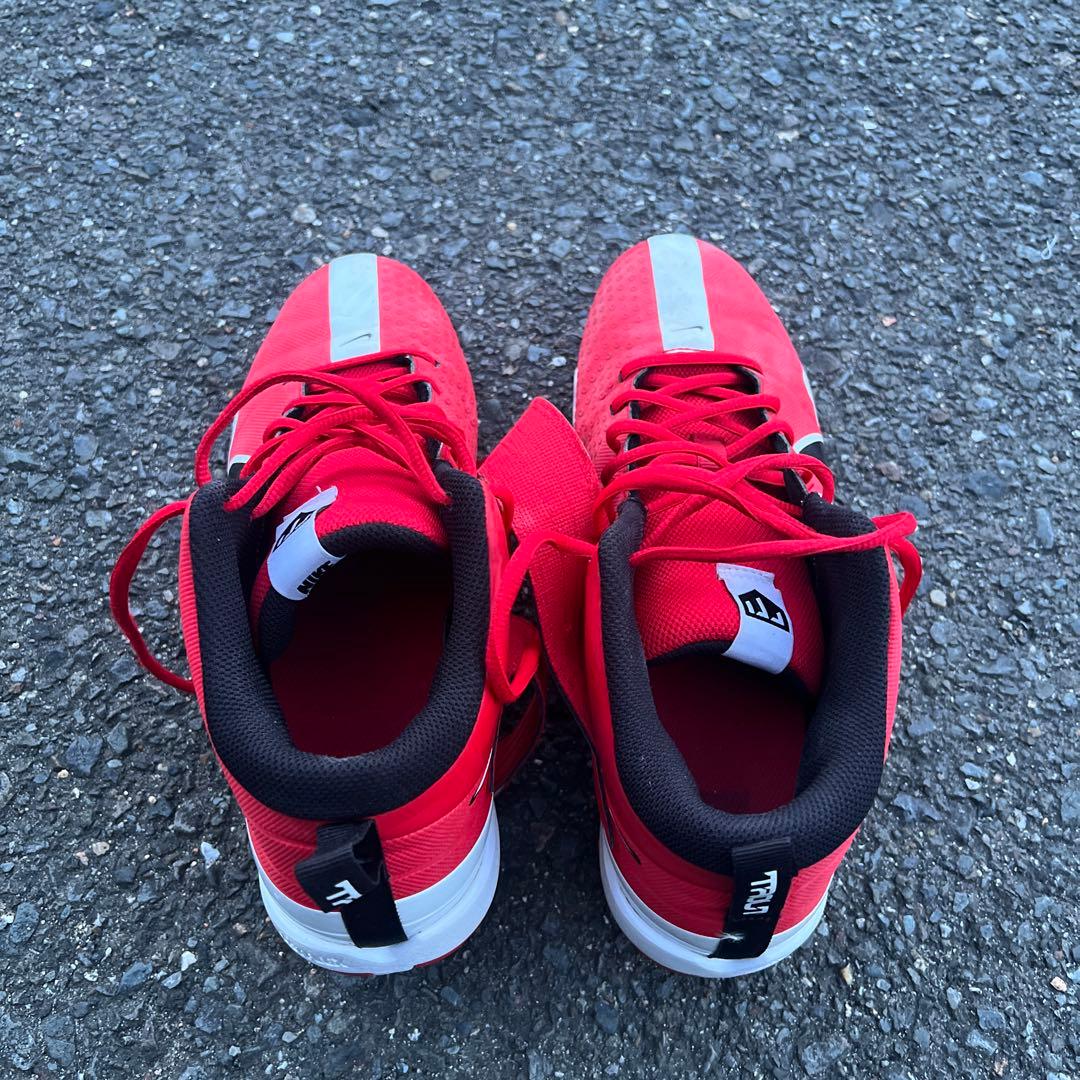 Nike レッド ハイカット スパイク