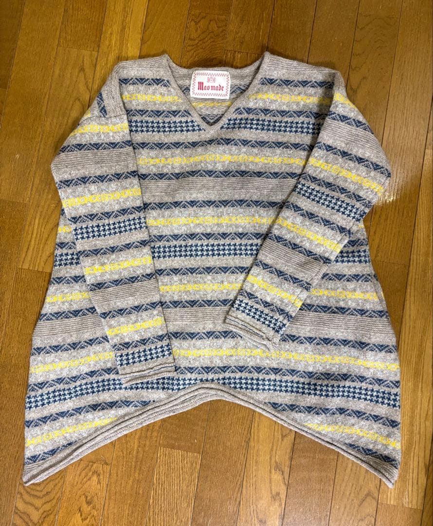 マオメイドMaomade Vネックニット