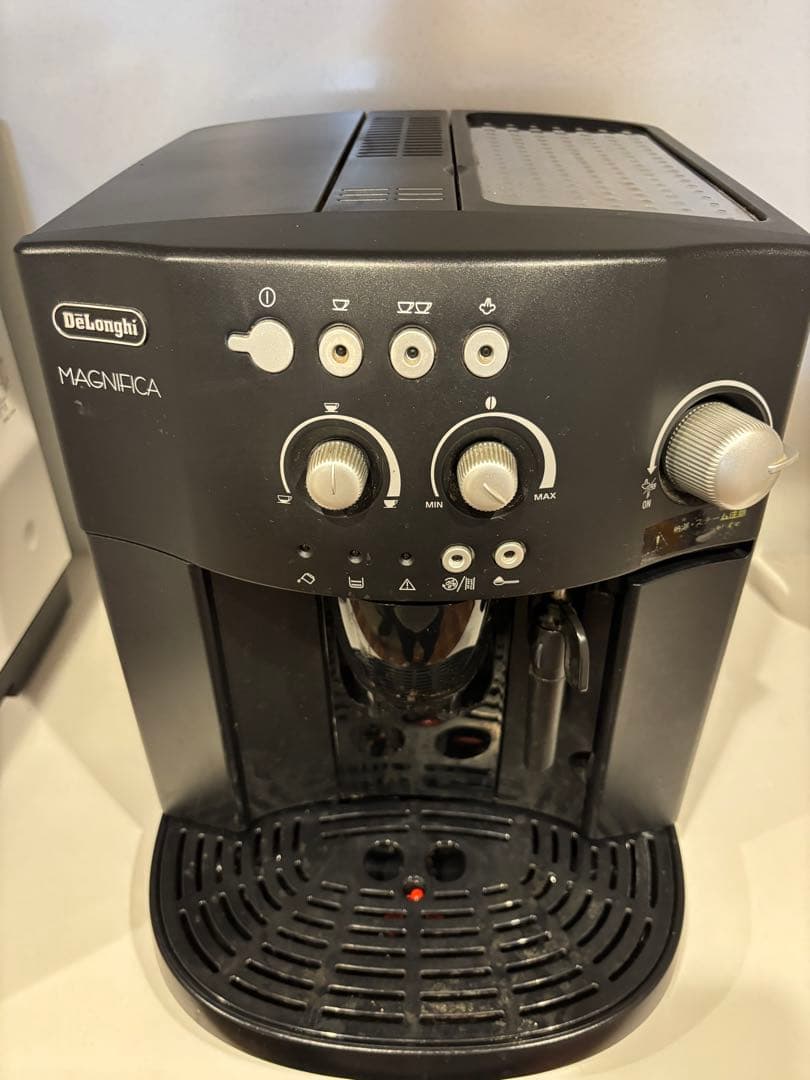 DeLonghi MAGNIFICA エスプレッソマシン ESAM1000SJ