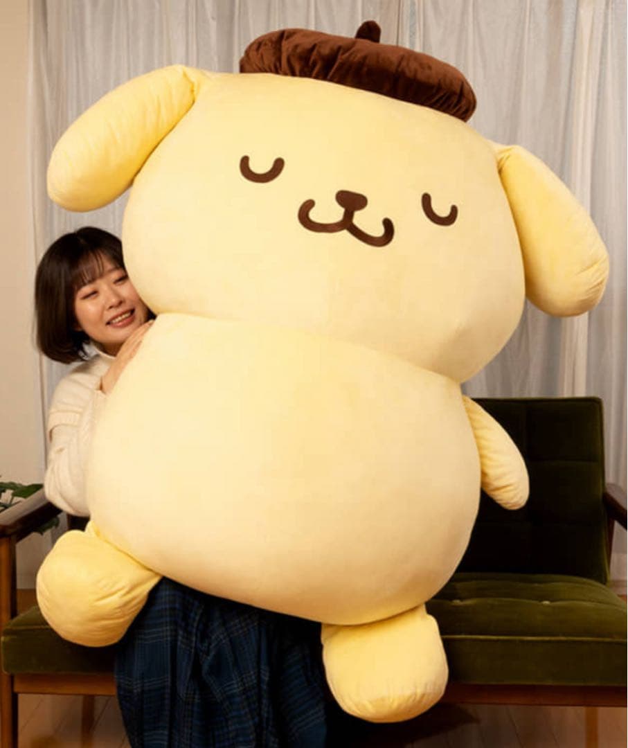 サンリオ　ポムポムプリン　超特大ぬいぐるみ すべてを受け入れるポムポムプリン」超巨大クッションが登場☆｜サンリオ