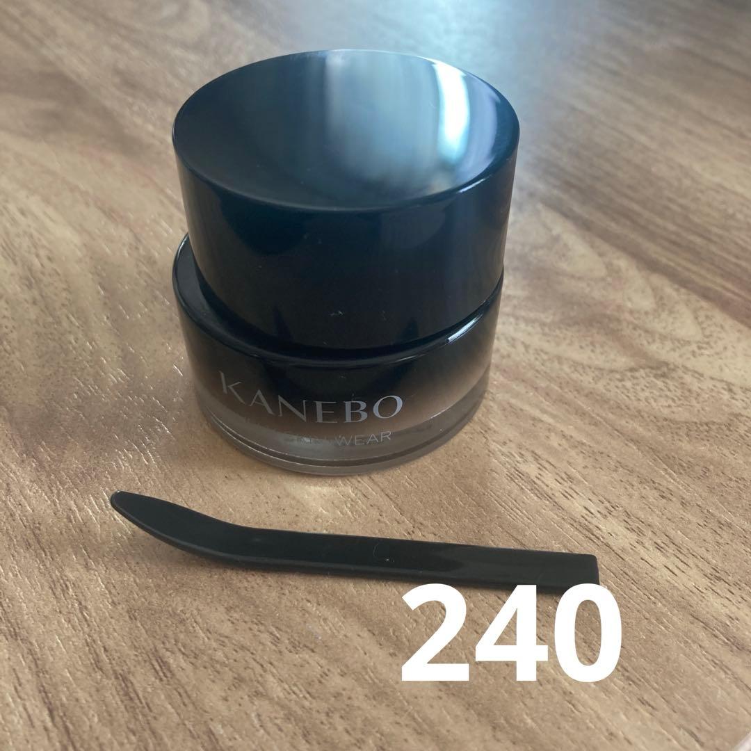 カネボウ ライブリースキン ウェアⅡ 240 ライブリースキン ウェアⅡ | KANEBO公式サイト