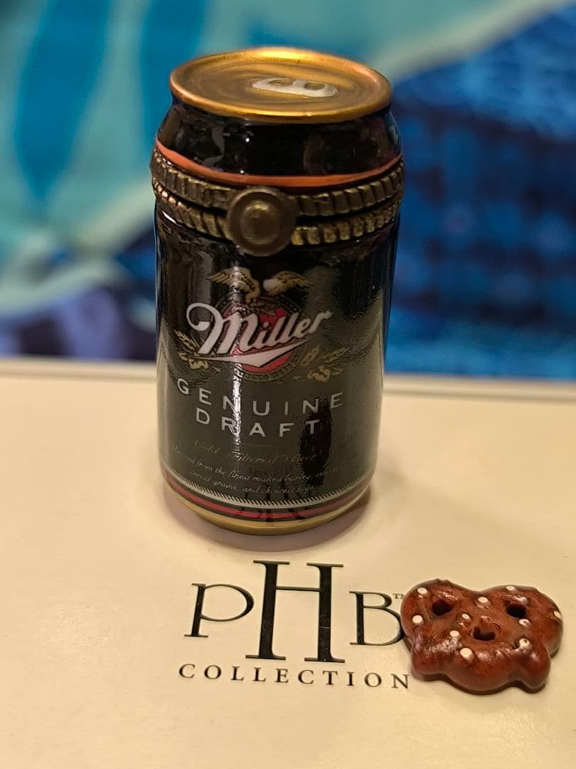 Miller Genuine Draft ミニチュア缶ヒンジボックス Miller Genuine Draft American Lager Beer, 18 bottles / 12 fl oz