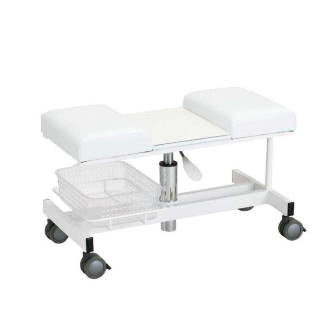 ネイル　オットマン　ネイリスト フット台　ビューティガレージ