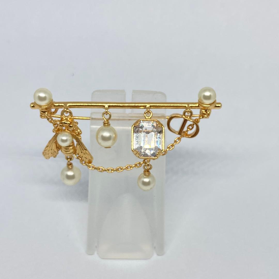 ディオール CDロゴ フェイクパール ブローチ GP