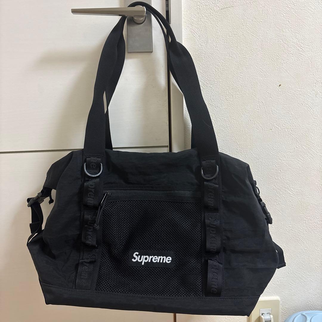 Supreme ブラック ボディバッグ メッシュポケット付き