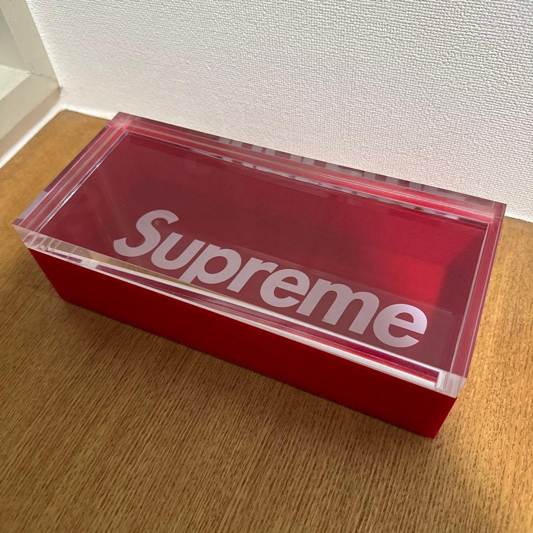 supreme シュプリーム　アクリルケース