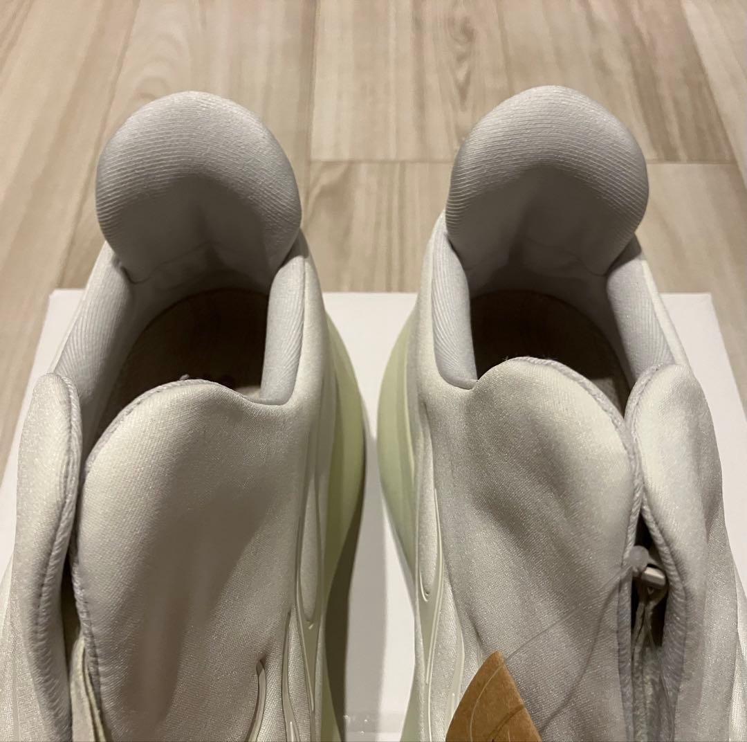 新品未使用 Asics One \"White\" ONE OK ROCK Taka