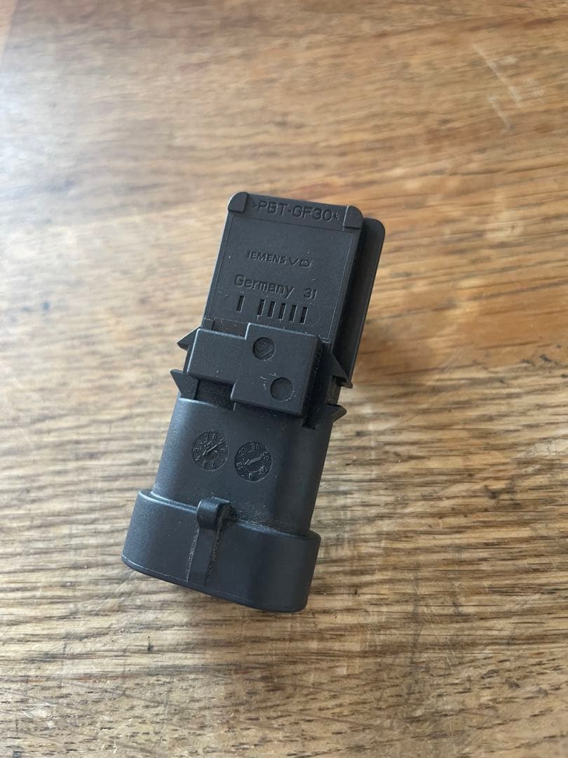 純正 ルノー　インテークマニーホールドセンサー 1.6カングー