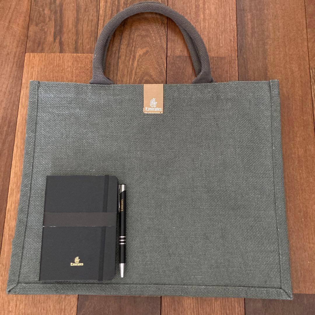 新品未使用】エミレーツ航空ファーストクラス トートバッグとメモ帳