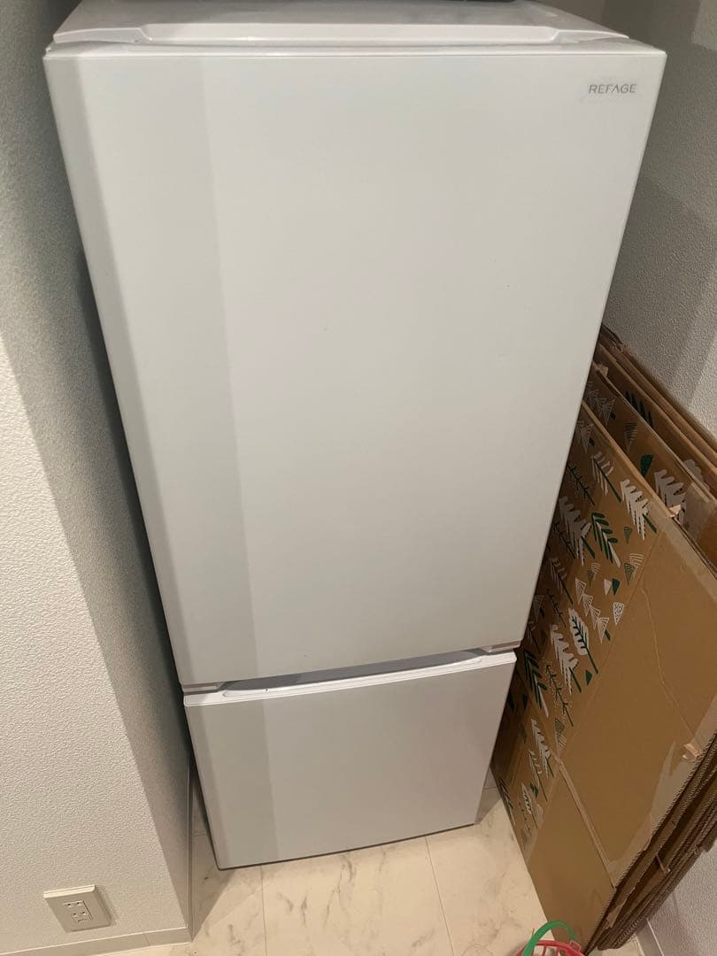 REFAGE 156L ホワイト冷蔵庫 3段棚付き