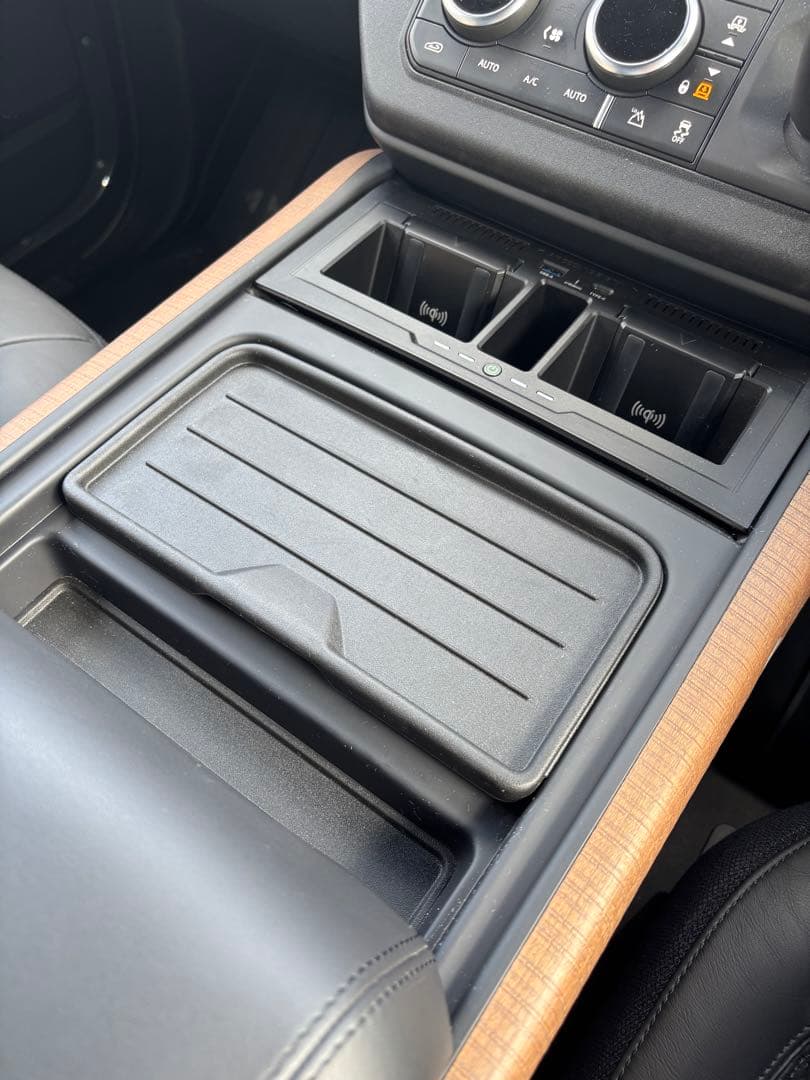 ディフェンダー　センターコンソールトレイ