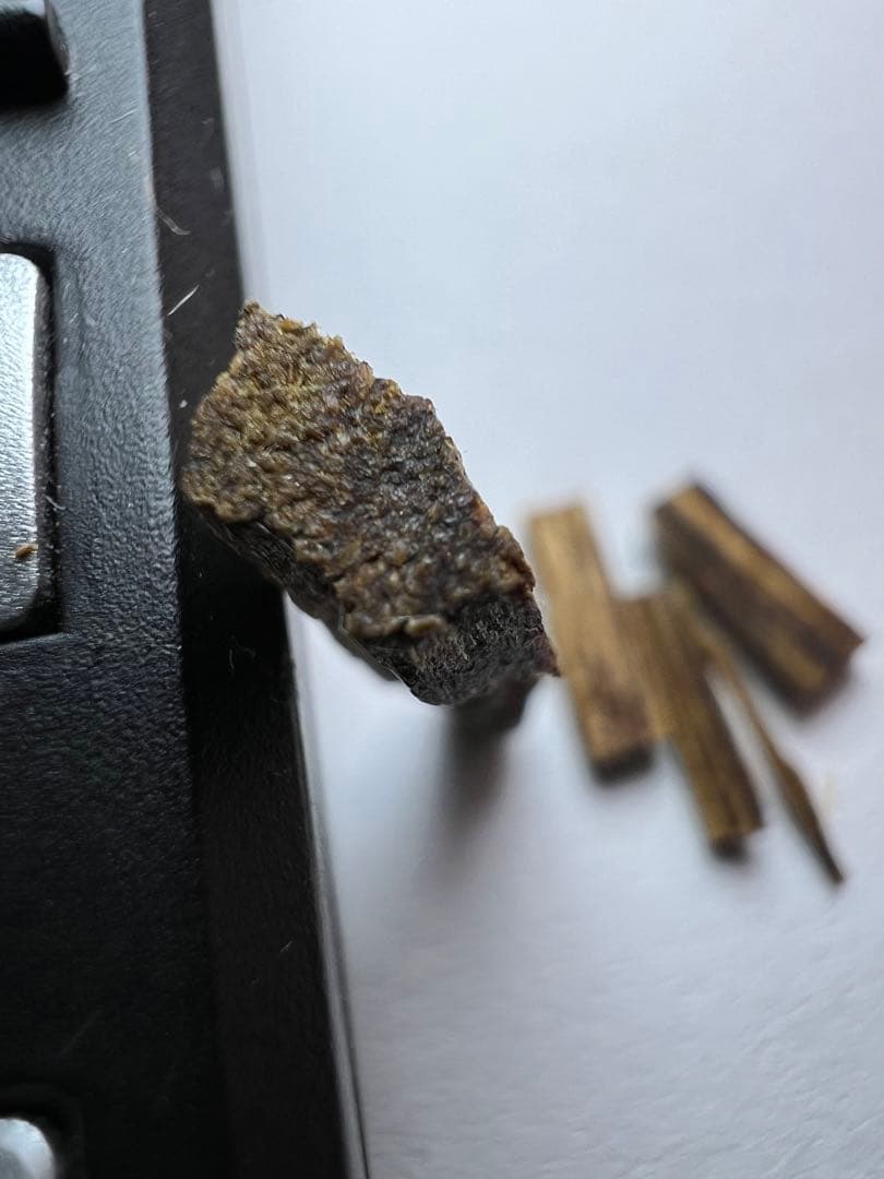 古渡命銘木 百二十種名香　伽羅　銘【染衣】0.235g 香木/お香/沈香/伽羅