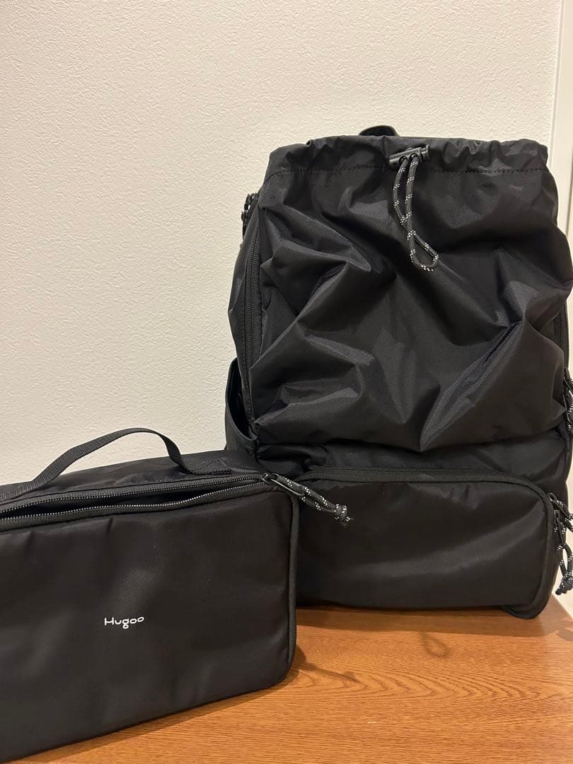 Hugoo ブラック リュックサックとポーチセット 新品未使用【Hugooハグー】ペアレンツバッグ／マザーズバッグ／保冷