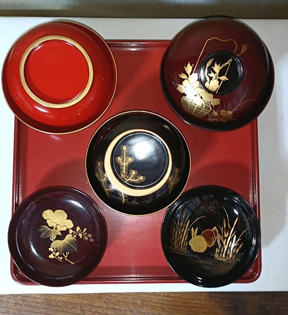 漆器御膳セット(輪島塗朱塗椀、金蒔絵牡丹椀と松椀、金蒔絵兎小皿と楓小皿)