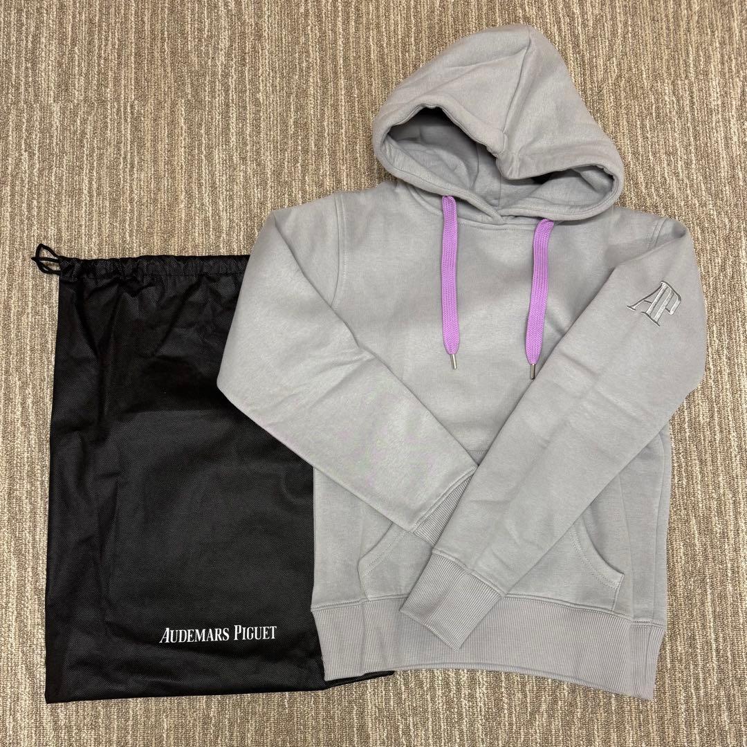 オーデマピゲ　レディース Sサイズ　グレー パーカー オーデマピゲ レディース Sサイズ グレー パーカー - メルカリ