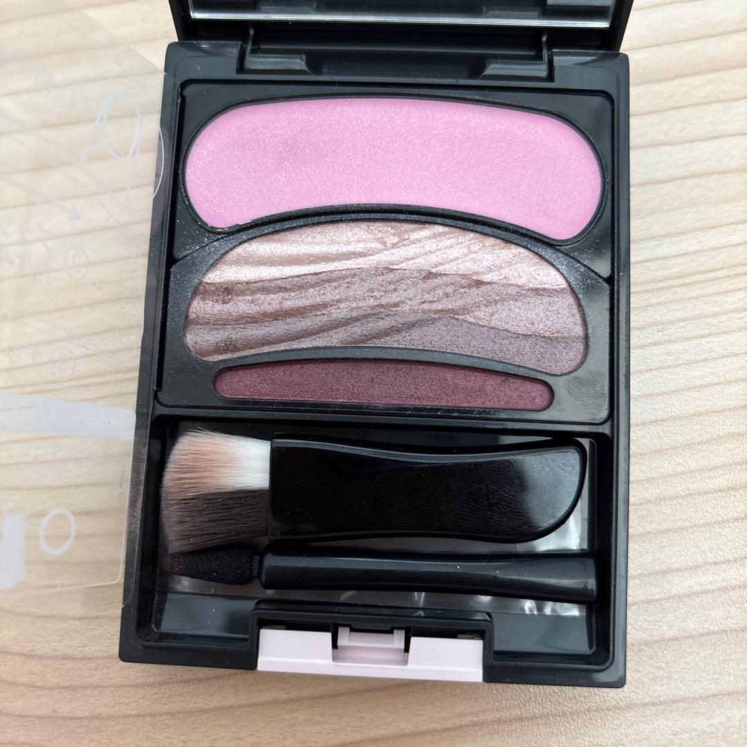 廃盤】AUBE オーブブラシひと塗りシャドウ 18プラム系 - メルカリ