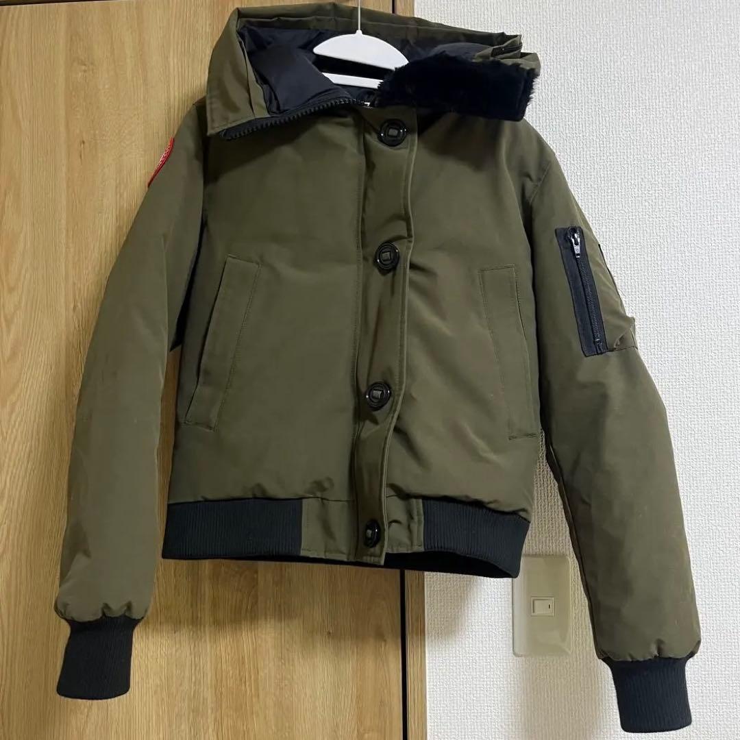 カナダグース　ラブラドールボンバー　カーキ　S