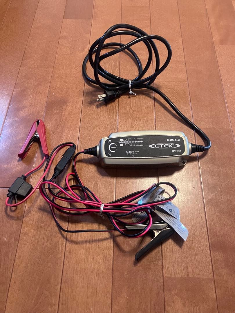CTEK MUS 4.3 12V 充電器　バッテリー