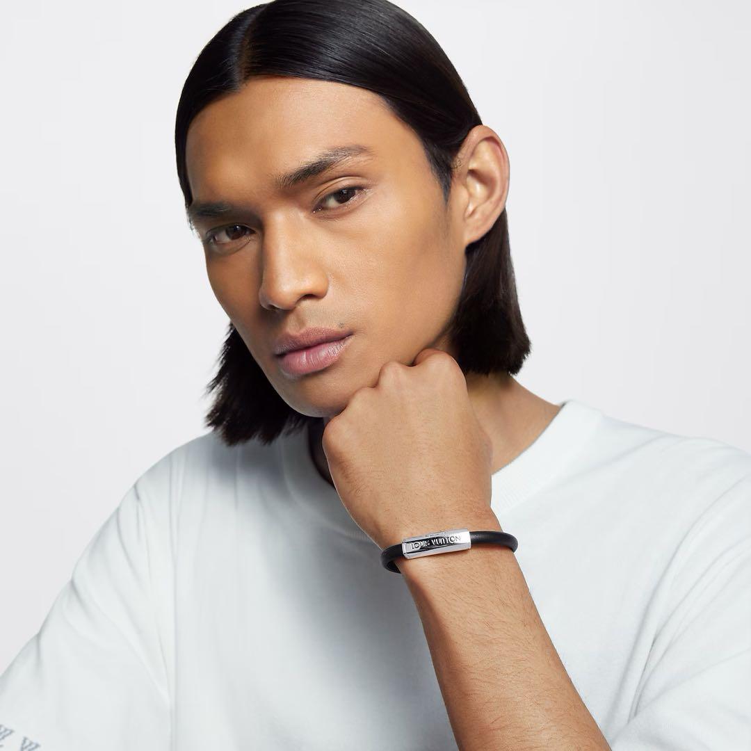 LOUIS VUITTON ブラスレ・クリップイット M8119E