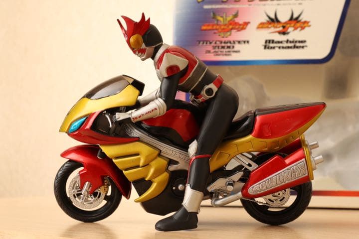 アギト シャイニングフォーム マシントルネイダー クウガ