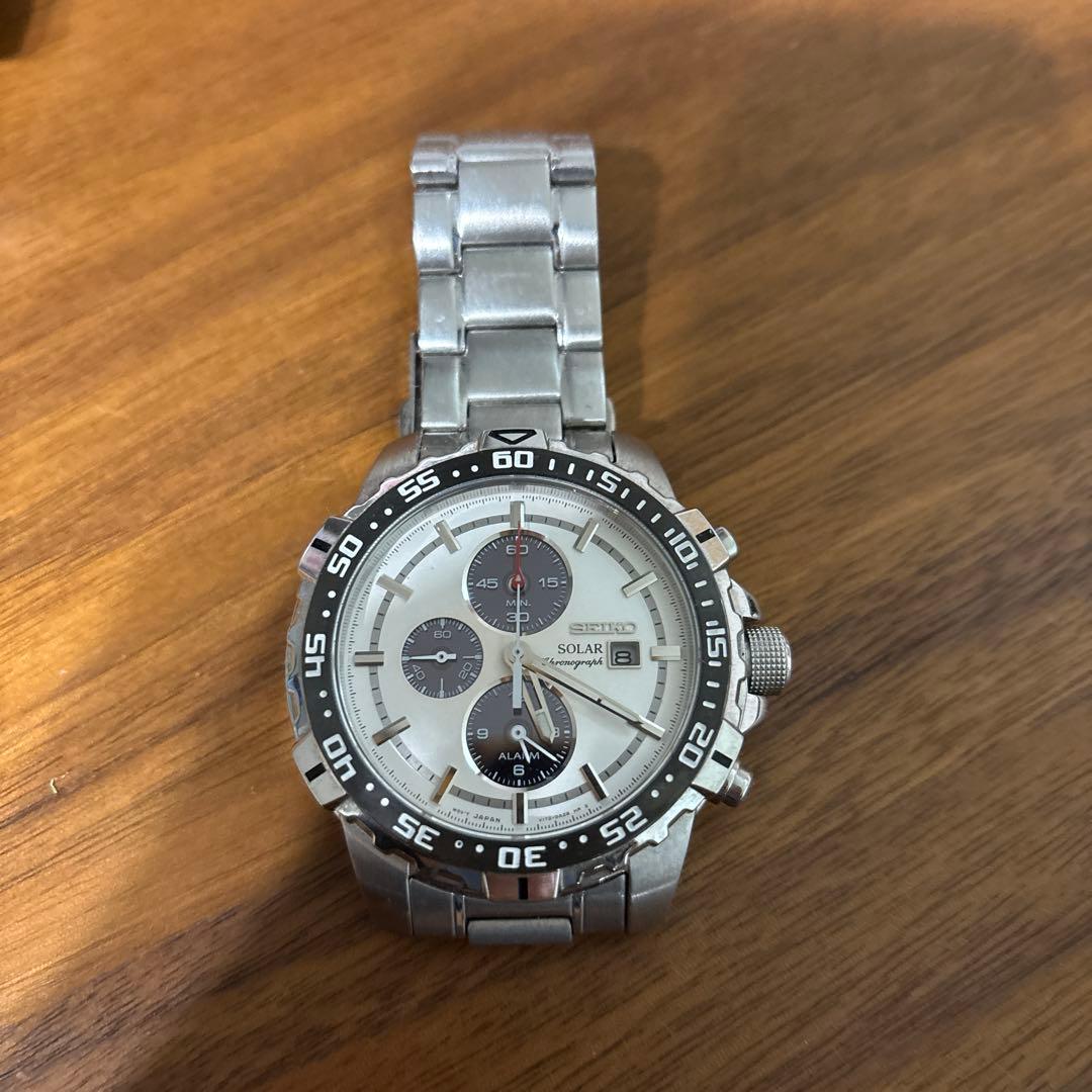 ソーラー式 クロノグラフ 時計 シルバー