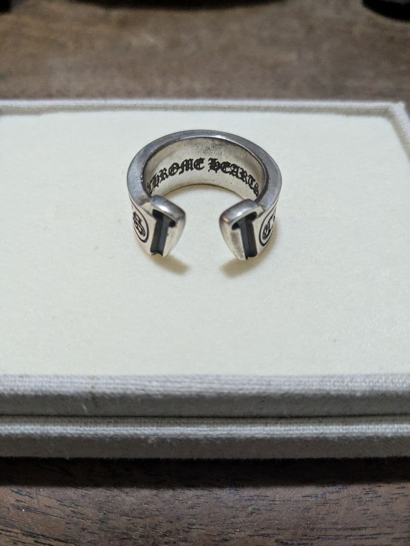 クロムハーツ　スクロールラージラベルリング