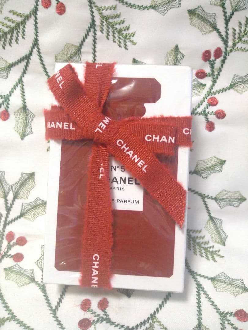 CHANEL N°5 Eau de Parfum １００mlギフトボックス