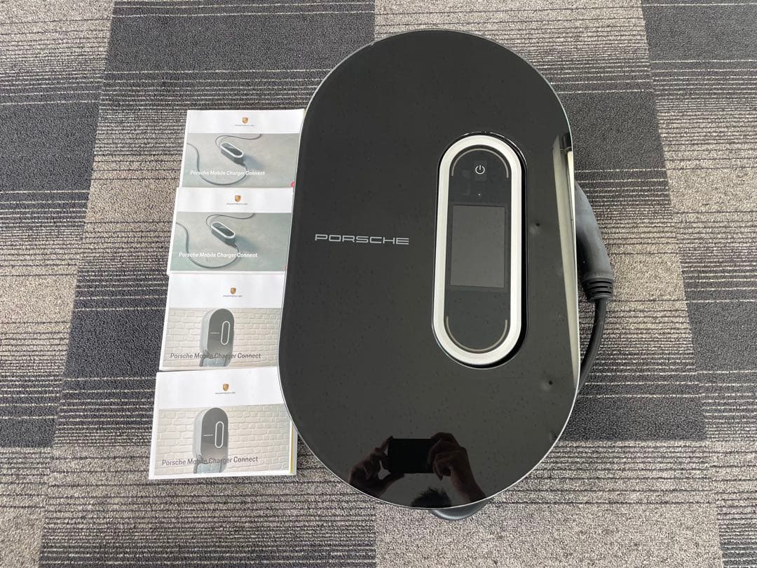 ポルシェ タイカン モバイルチャージャーコネクト
