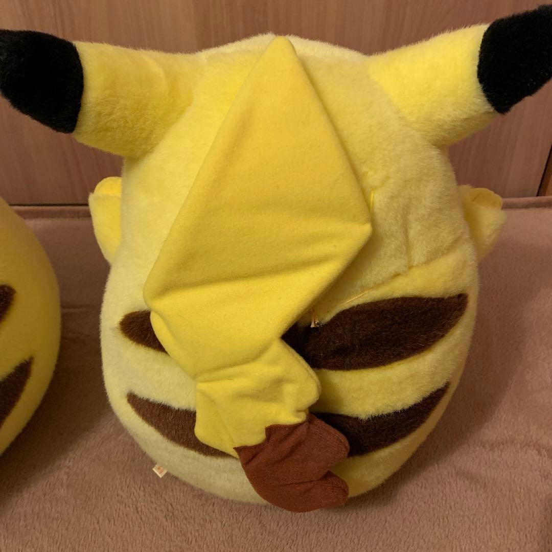 ポケットモンスター TOMY ピカチュウ ぬいぐるみ 等身大 - メルカリ