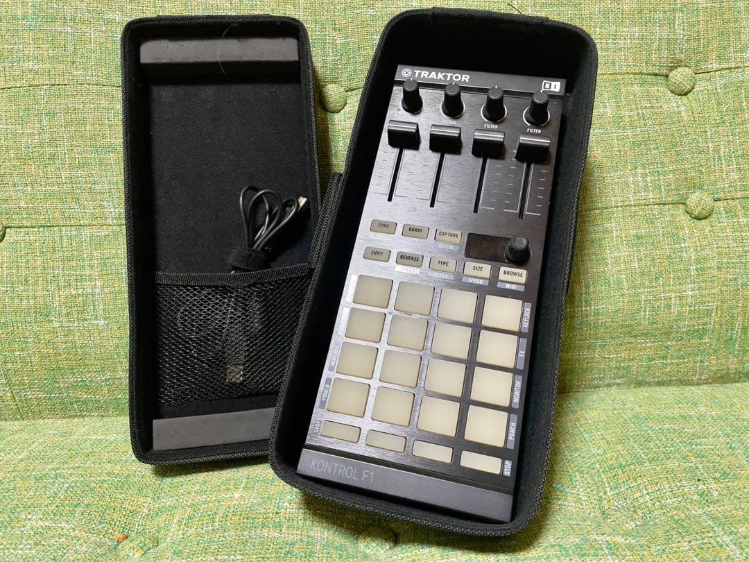 DJ機材 AYUmNativeInstrumentsTRAKTORKONTROLF1