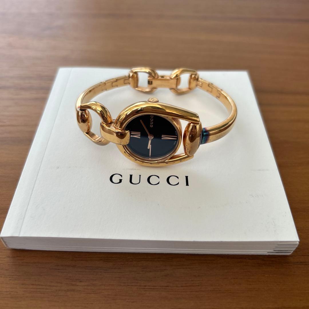 GUCCI ゴールド ブレスレット型時計