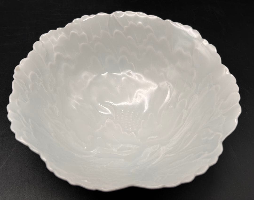 希少品】樋口一星 白磁 牡丹 中鉢 6客 - メルカリ