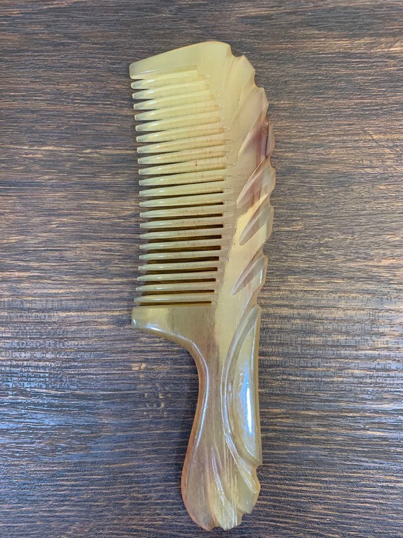 シープホーンコームポケットタイプ　ハンドル付き　天然角　羊角　ナチュラルホーン Amazon.co.jp: ナチュラルシープホーンコームコームヘアマッサージ