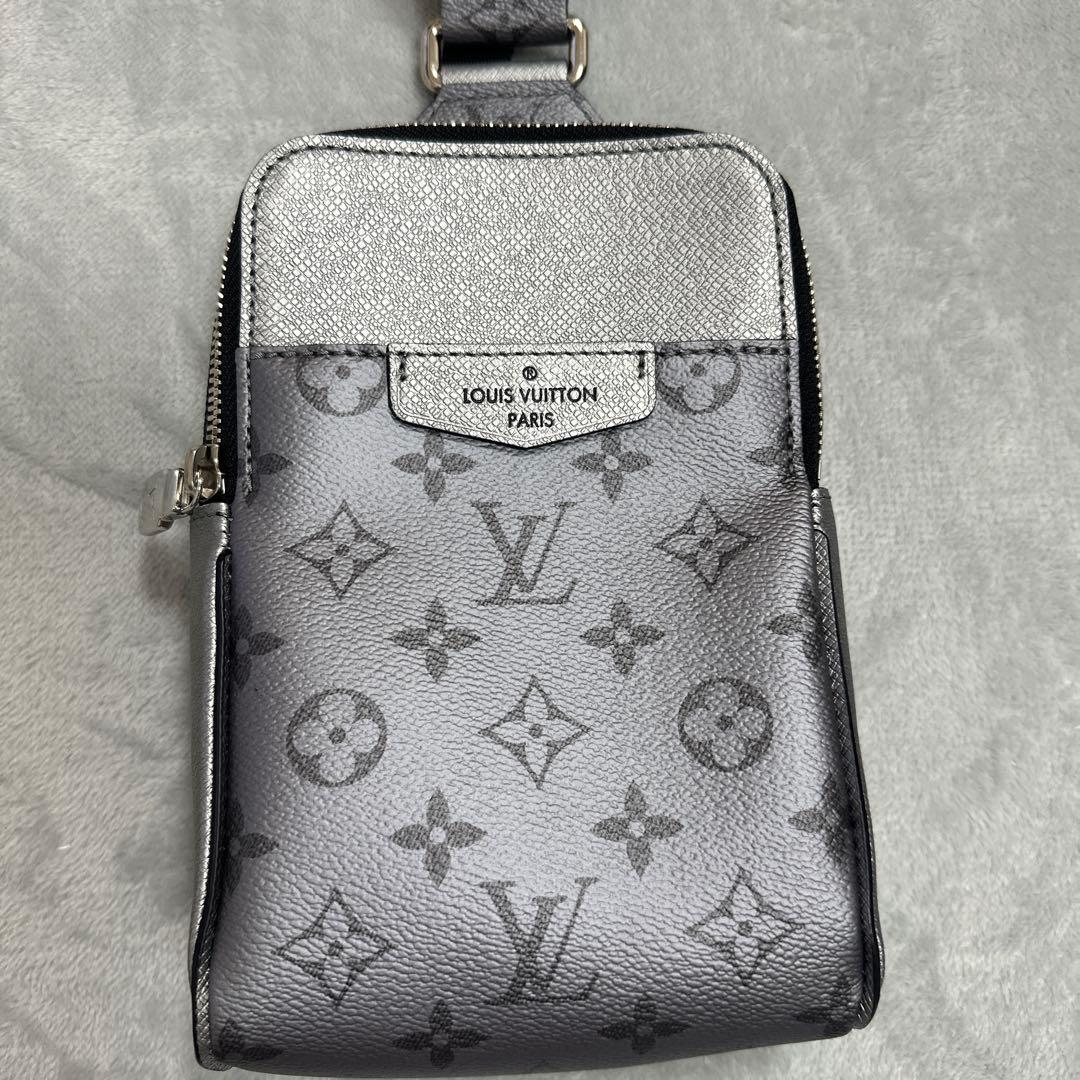 【値下げ⠀】LOUIS VUITTON ウエストバッグ タイガラマ M30833