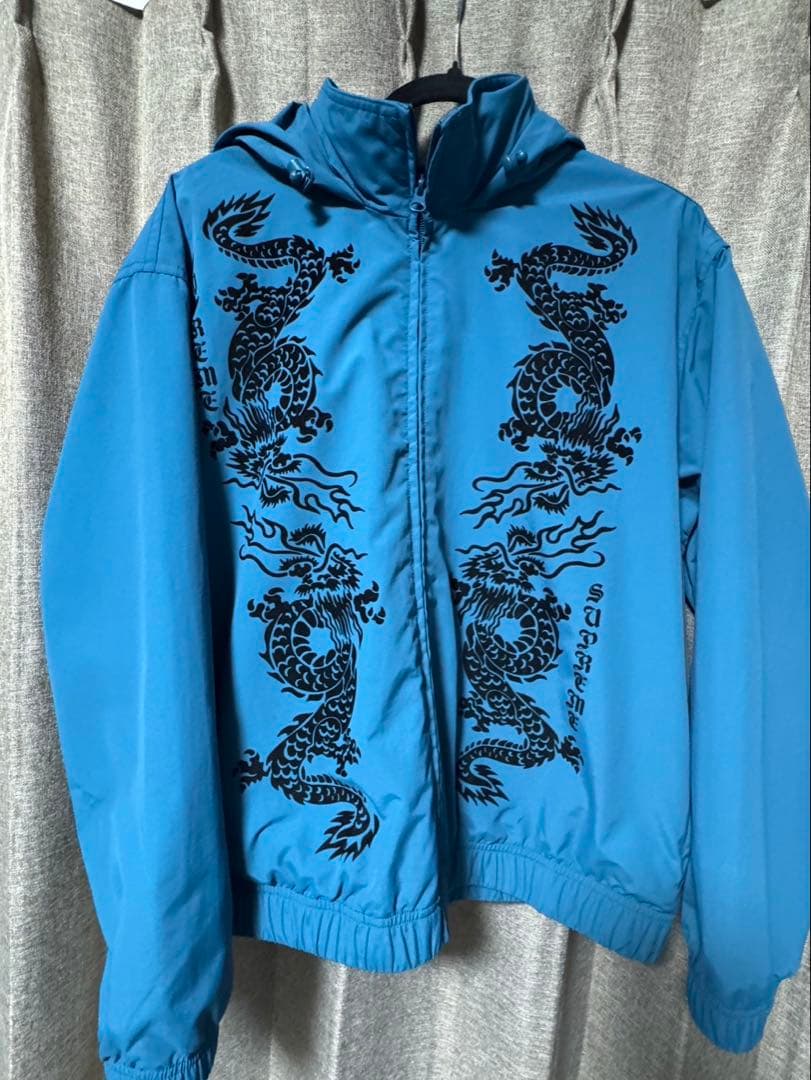 Ryoありゃりゃの代わり出品 ドラゴン刺繍の青いセットアップsupreme