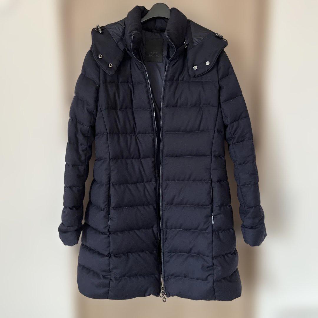 【美品】タトラス LAVIANA ダウン ネイビー 03 Lサイズ