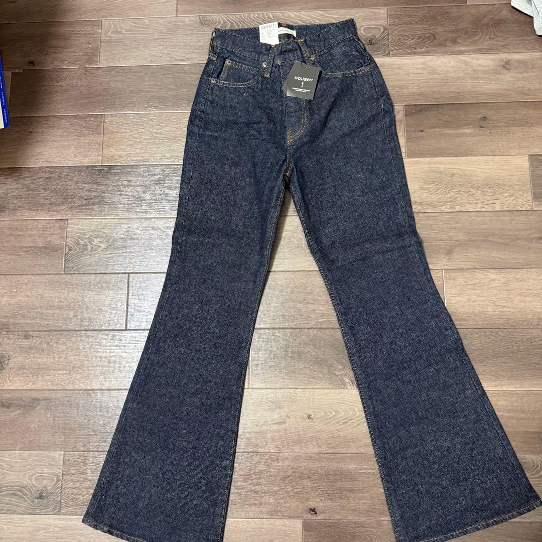 新品未使用MOUSSYマウジー MVSフレア　ワンウォッシュ　ブーツカット 25