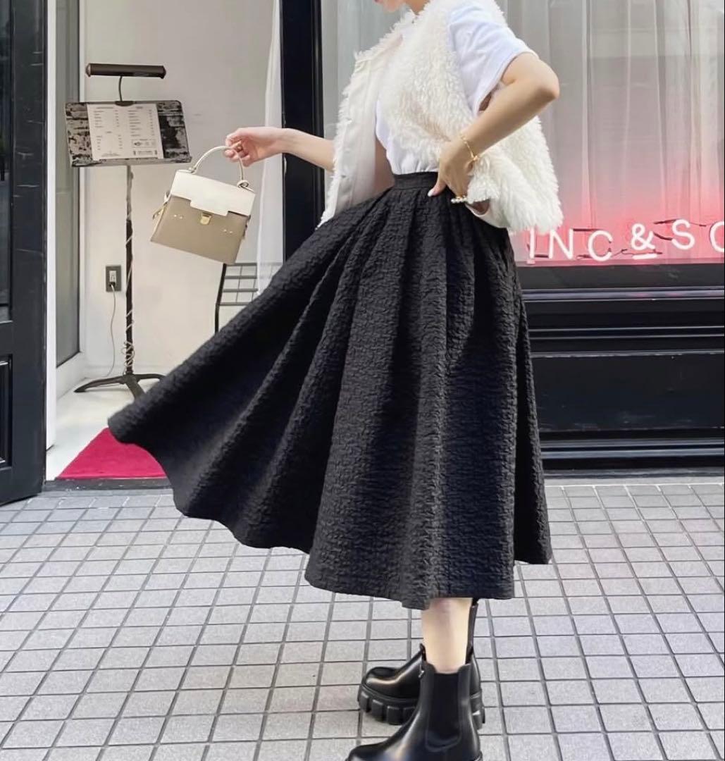 HYEON スワンスカート 黒