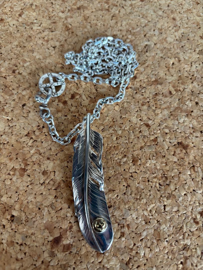 美中古】moto K18メタル付きフェザー ネックレス セット