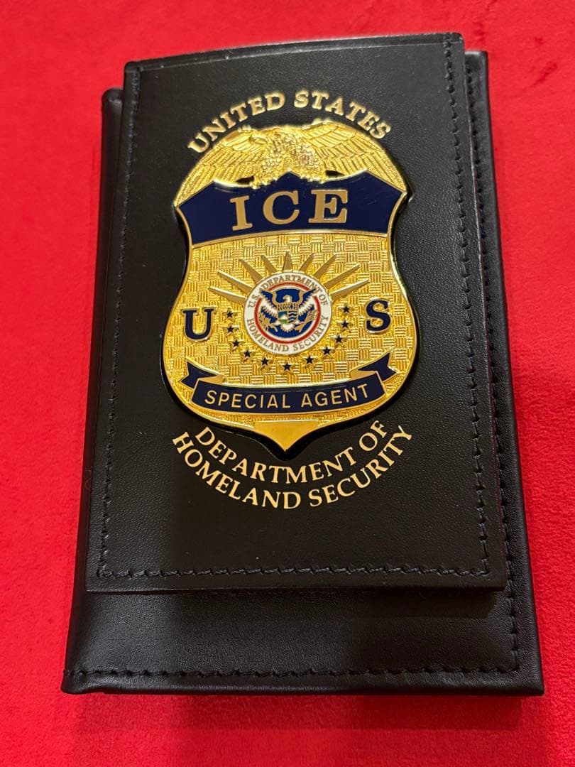 ICE 特別捜査官 バッジ、実物ケース付き