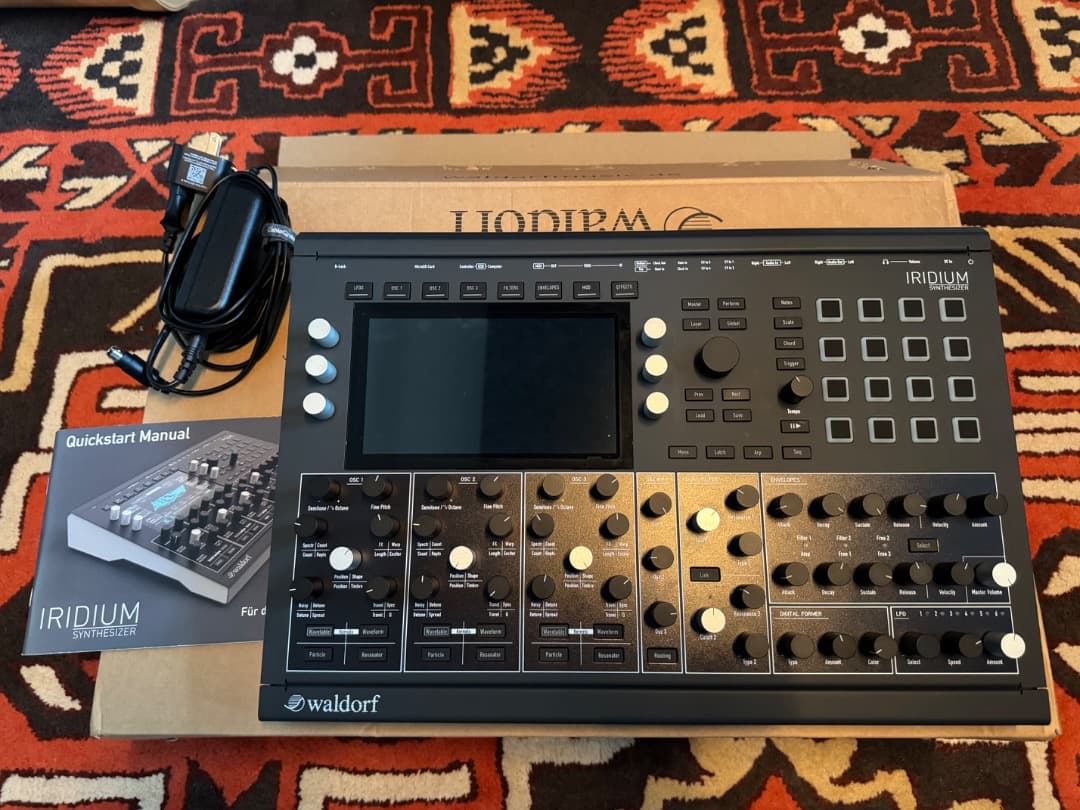 Waldorf Iridium シンセサイザー 本体