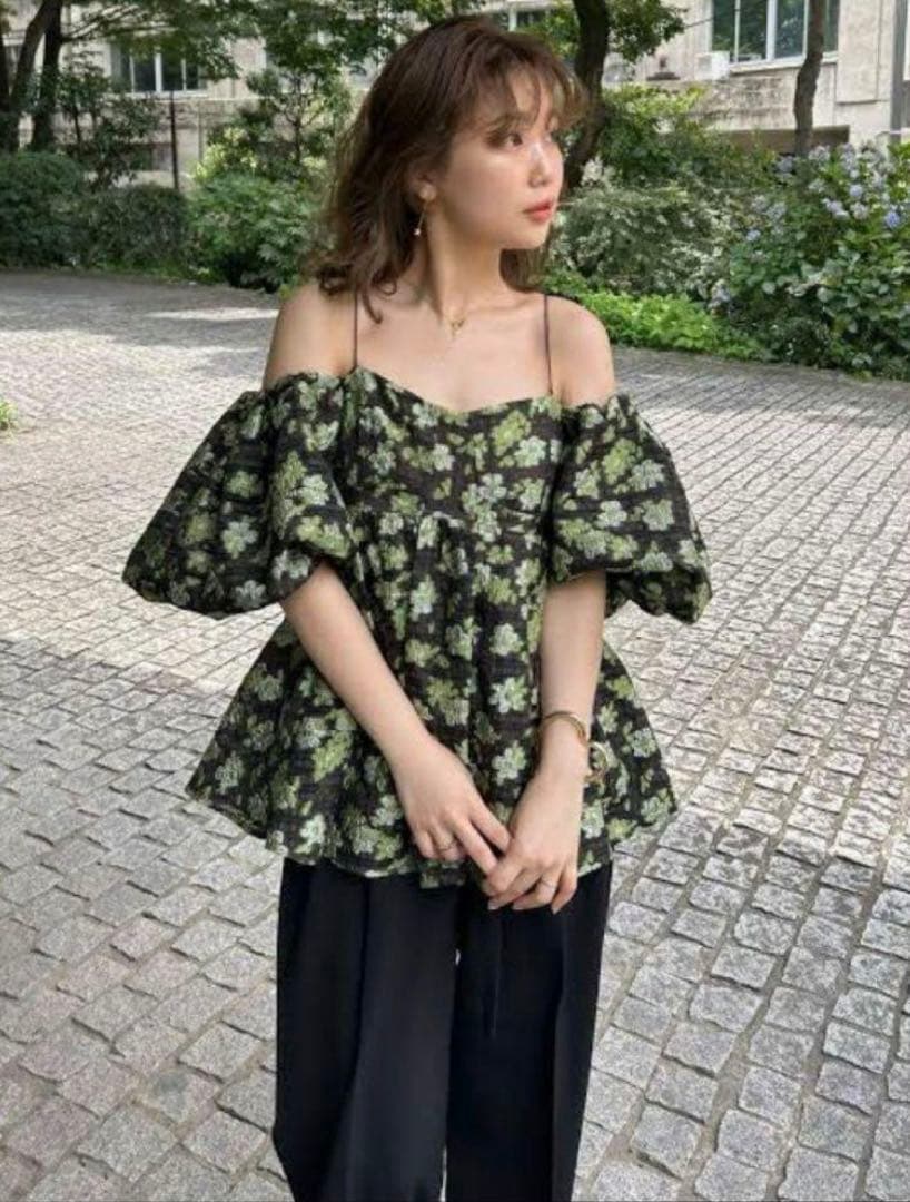 Lily Brown 3wayジャガードペプラムビスチェ