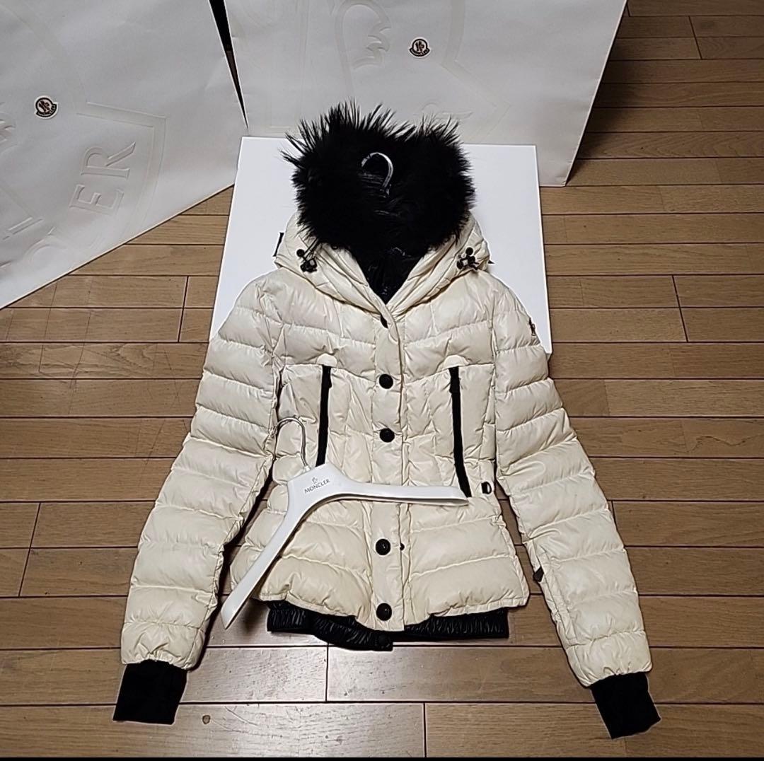 【MONCLERモンクレール】リアルファーダウンジャケット