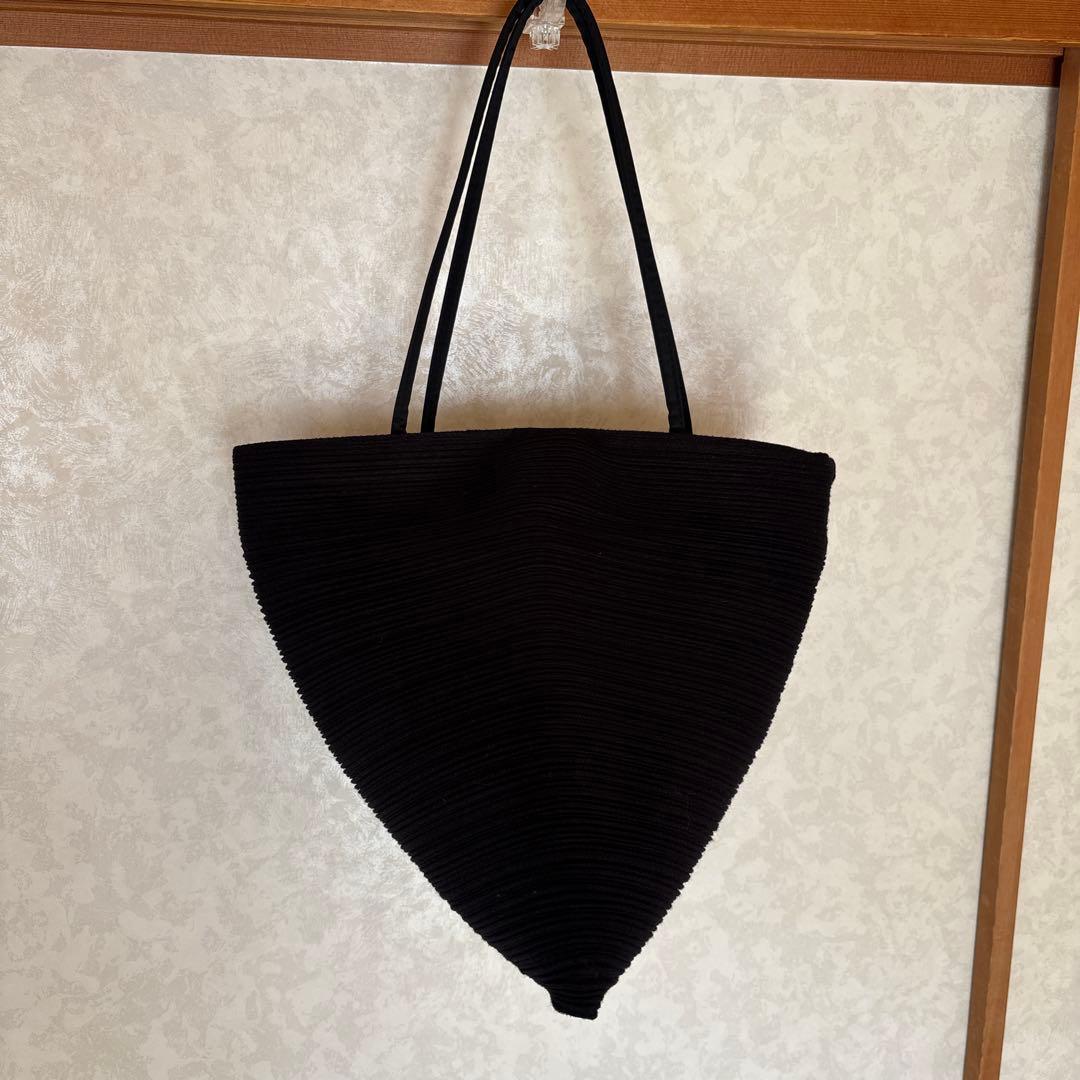 PLEATS PLEASE✨変形 トライアングル ハンドバッグ BIAS PLEATS BAG – ISSEY MIYAKE ONLINE STORE
